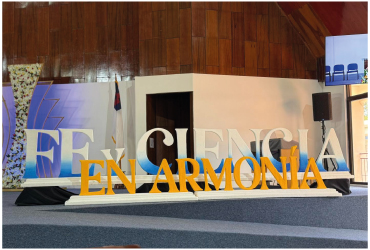 La UNADECA Celebra la Armonía entre Fe y Ciencia con Evento Especial y Apertura de Exhibición